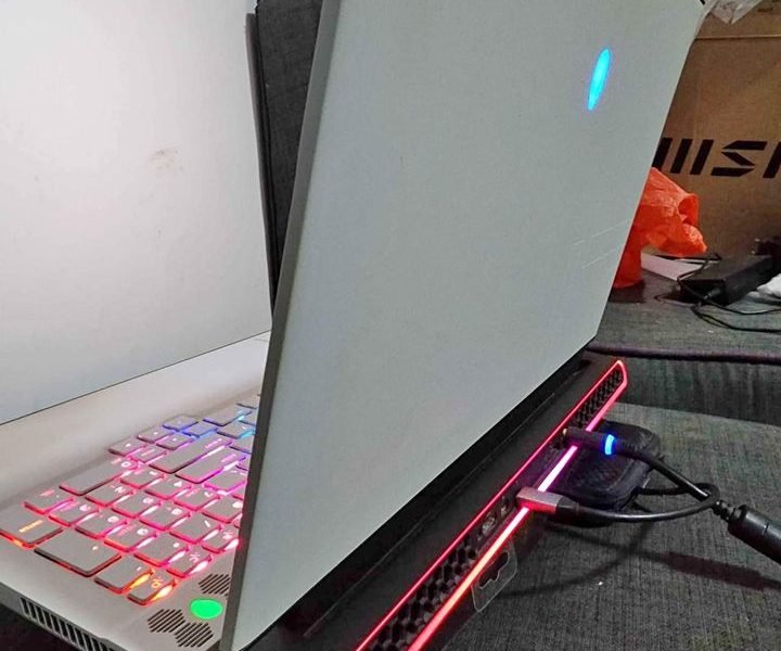 Alienware M17 R2 CORE I7 NVIDIA RTX 2070