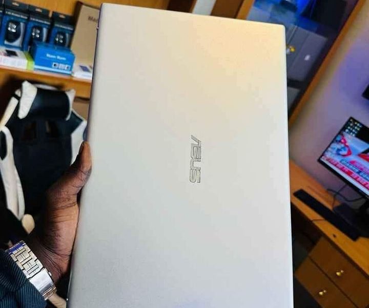 Asus Laptop 17 Gamer 🎮▪️Graphique Nvidia 2gb dediée ▪️ Core i5 turbo 4.6ghz ram 12gb