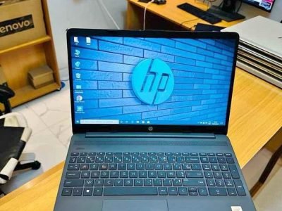 HP Notebook 250 G8 10e generation Core i3 1.2ghz ~ turbo 3.7ghz Disque 1tera 1000gb