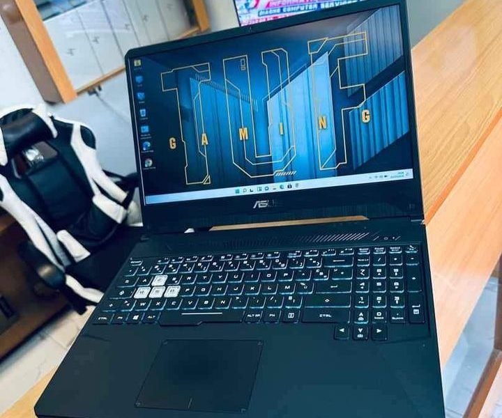 ASUS TUF Gamer Ryzen 7 (équivalent Core i7) turbo 4.9 GHz Graphics Nvidia GTX 4 Go dédiée 8e