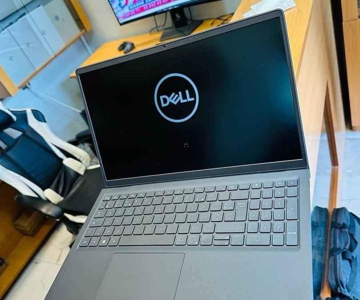 DELL Inspiron 15 - 3511▪️ 11e génération ( 8Cpus ) ▪️Core i5 turbo 4.3ghz