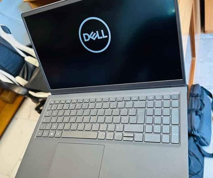 DELL Inspiron 15 - 3511▪️ 11e génération ( 8Cpus ) ▪️Core i5 turbo 4.3ghz