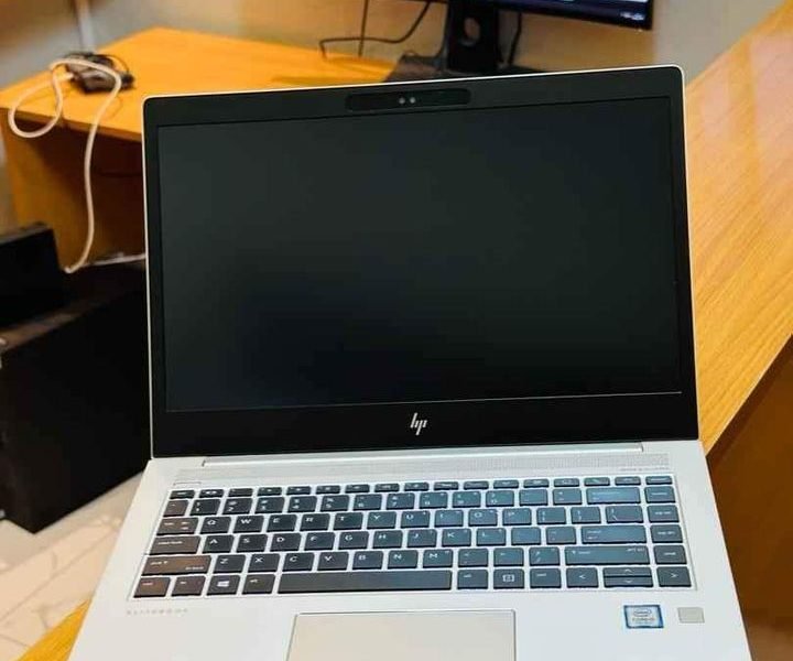🔥HP Elitebook 1040 g4 -ULTRASLIM Face 🆔 👨🏻‍🦰▪️ Core i5 7eme gen turbo 3.9ghz