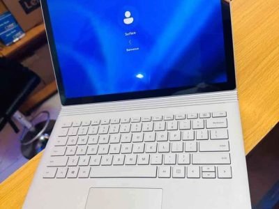 Microsoft Surface Book Non détachable Écran Tactile Face ID Core i5-6300U 2.5 GHz