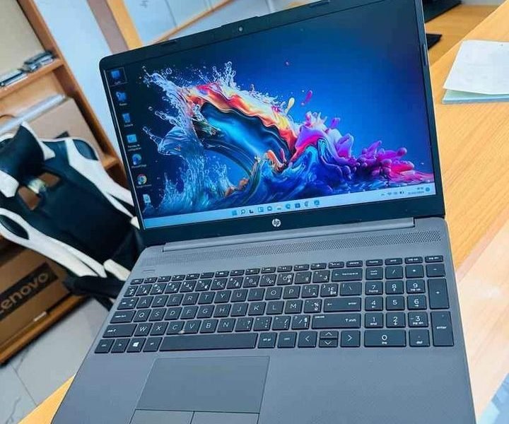 💥 HP Notebook 250 G8▪️10e gen 8CPUs Core i5 1.2ghz ~ turbo 3.7ghz▪️Disque SSD 512gb