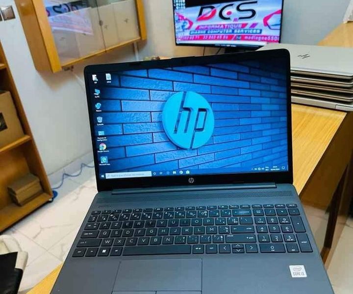 HP Notebook 250 G8 10e generation Core i3 1.2ghz ~ turbo 3.7ghz Disque 1tera 1000gb