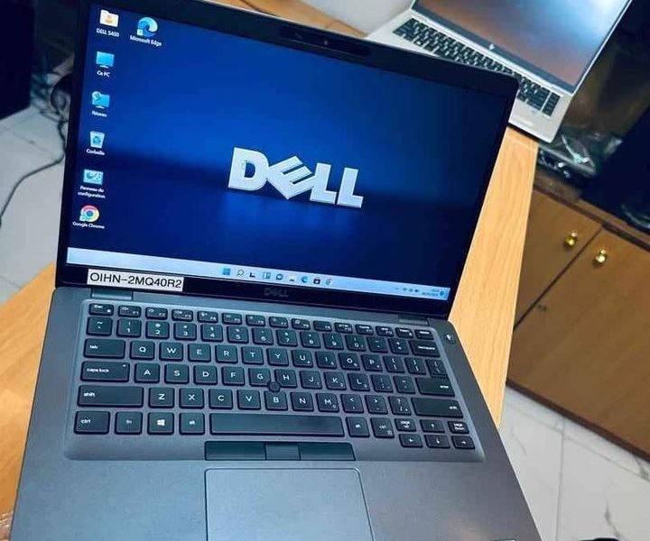 Modèle : DELL Latitude 5400 Core i5 turbo 4.1 GHz 8e gén, Face ID, SSD 512 Go