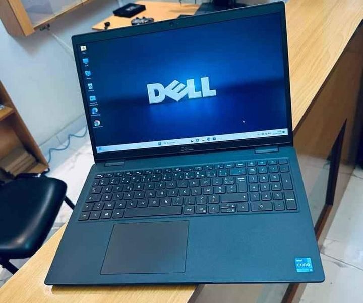 DELL Latitude 3520 (2022) Core i3 fréquence 3.00 GHz empreinte digitale