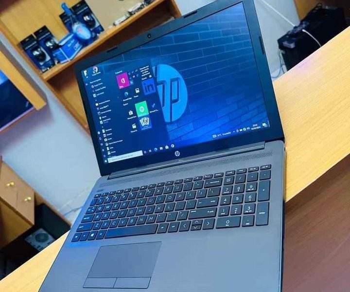 HP Notebook 255 G10e gen Processeur Amd A8 ( core i5 ) Frequence de base 2.6ghz