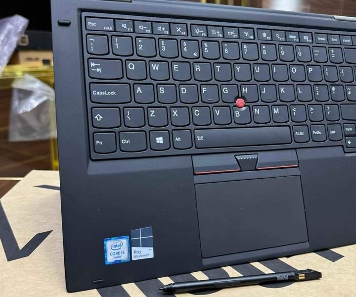 PROMO Lenovo X1 Yoga Gen 1 Scellé Core i5 6e gen 2.3 GHz RAM 8 Go SSD 512 Go Écran 14 pouces