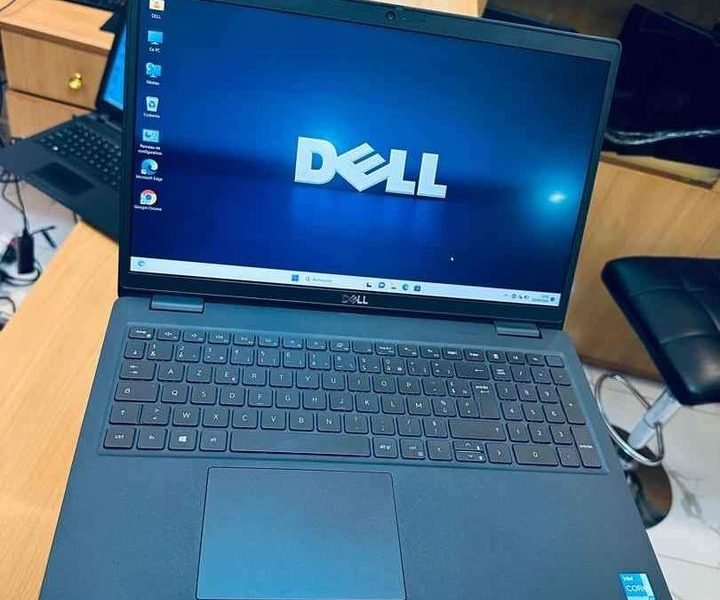 DELL Latitude 3520 (2022) Core i3 fréquence 3.00 GHz empreinte digitale