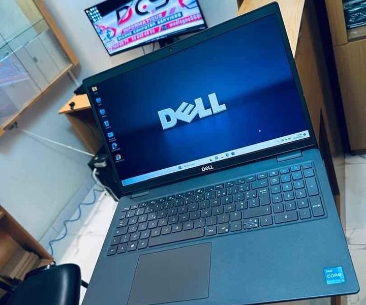 DELL Latitude 3520 (2022) Core i3 fréquence 3.00 GHz empreinte digitale
