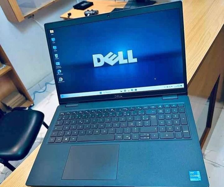 DELL Latitude 3520 (2022) Core i3 fréquence 3.00 GHz empreinte digitale