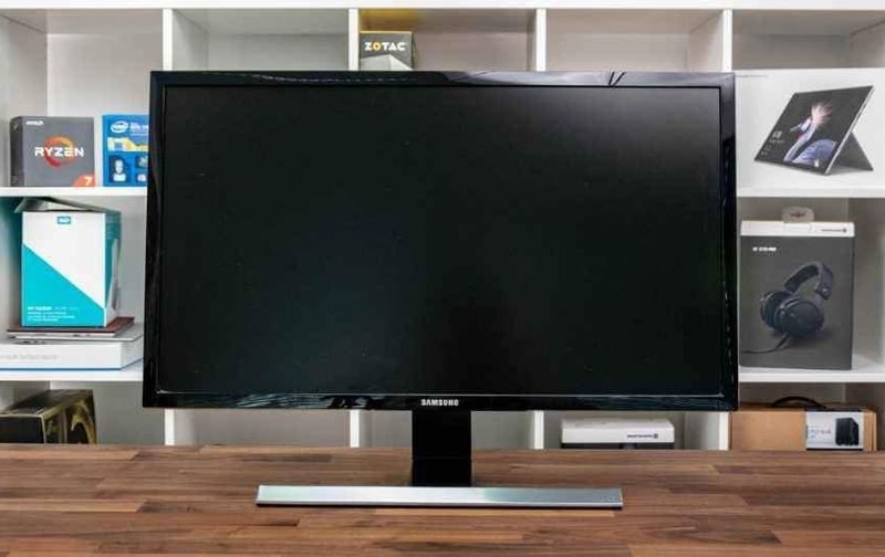 Ecran Moniteur Samsung 28 pouces 4k UHD