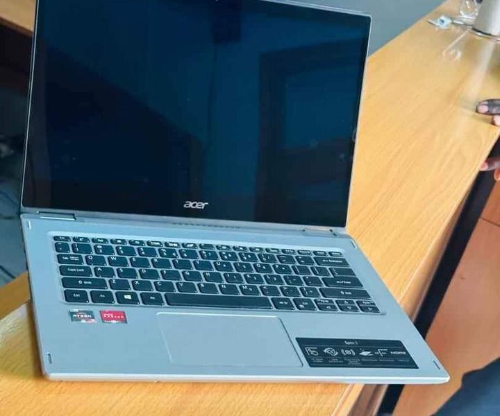 Acer Spin 3 (x360) Nouveau modèle 10e génération Ryzen 3 2.6 GHz turbo 3.6 GHz