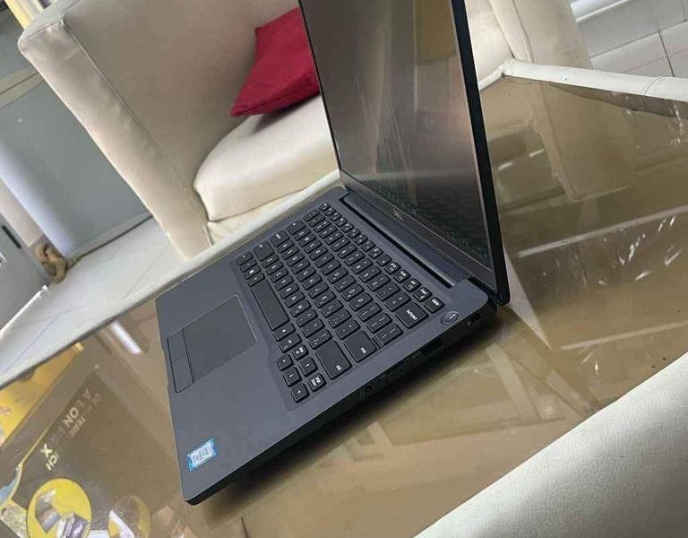 PROMO Dell Latitude 7400 Core i7 8e gen RAM 16 Go SSD 512 Go Écran 14 pouces