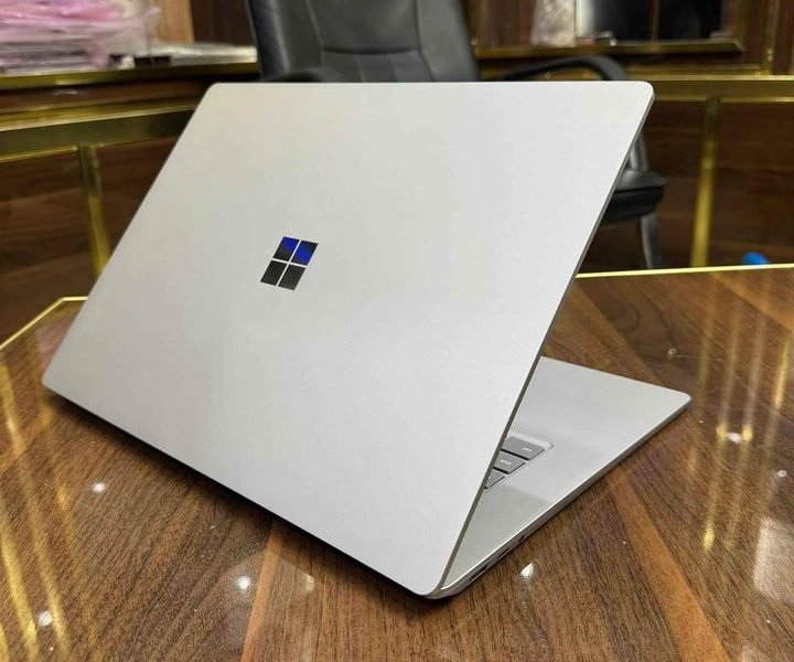 MICROSOFT SURFACE LAPTOP 3 Core i5 10eme gen 1.2Ghz turbo 3.7ghz ram 16gb disk ssd 256gb