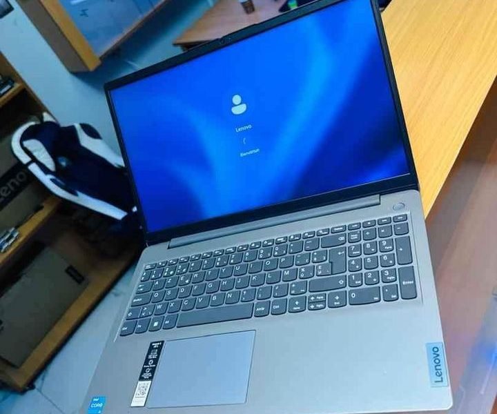 Lenovo S145 ( 2022 ) ULTRASLIM Core i3 ~ 3.00ghz de Base 11e gen