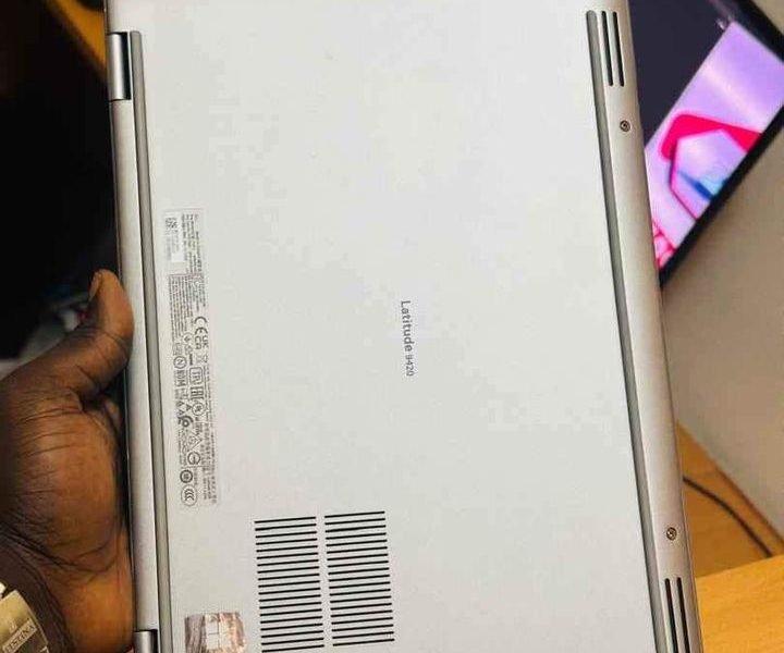 DELL Latitude 9420 Nouveau modèle 11e génération (8 CPUs) Core i7 3.00 GHz de base