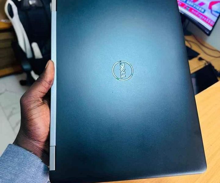 DELL Latitude 5470 Gamer Graphique Radeon R7 2 Go dédiée Core i7-6600U 2.8 GHz