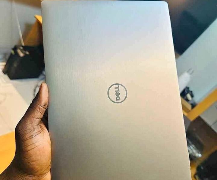DELL Latitude 9420 Nouveau modèle 11e génération (8 CPUs) Core i7 3.00 GHz de base