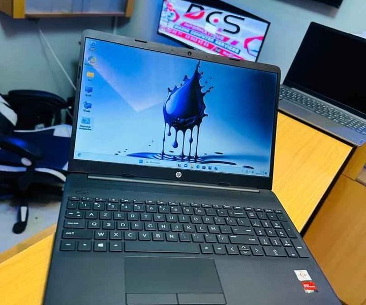 HP Laptop 15s UltraSlim Double Stockage 10e gen Athlon Silver 2.3 GHz > Core i3 10e gen