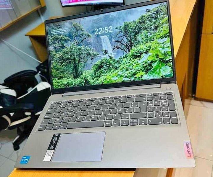 Lenovo S145 ( 2022 ) ULTRASLIM Core i3 ~ 3.00ghz de Base 11e gen