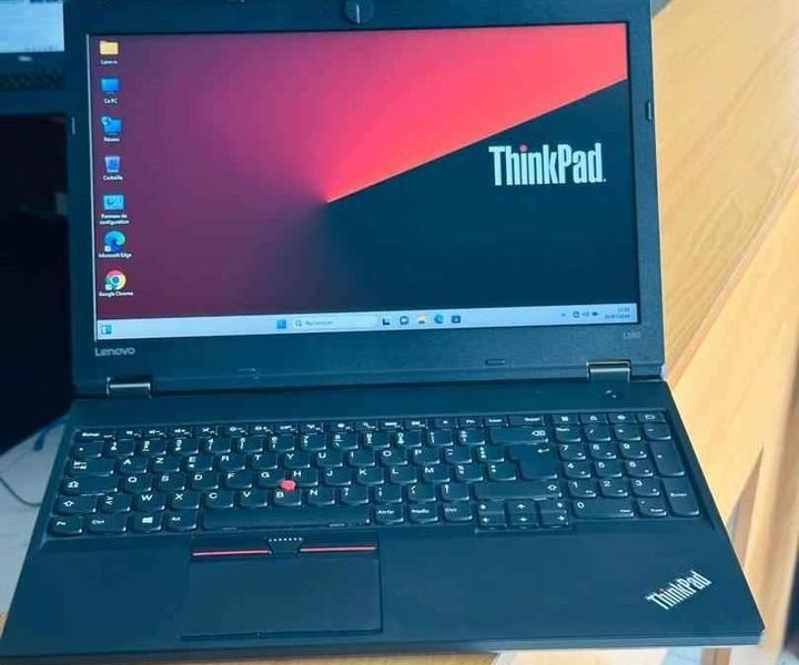 Lenovo ThinkPad L560 Core i5 turbo 4.1 GHz Fréquence de base 2.5 GHz SSD 512 Go