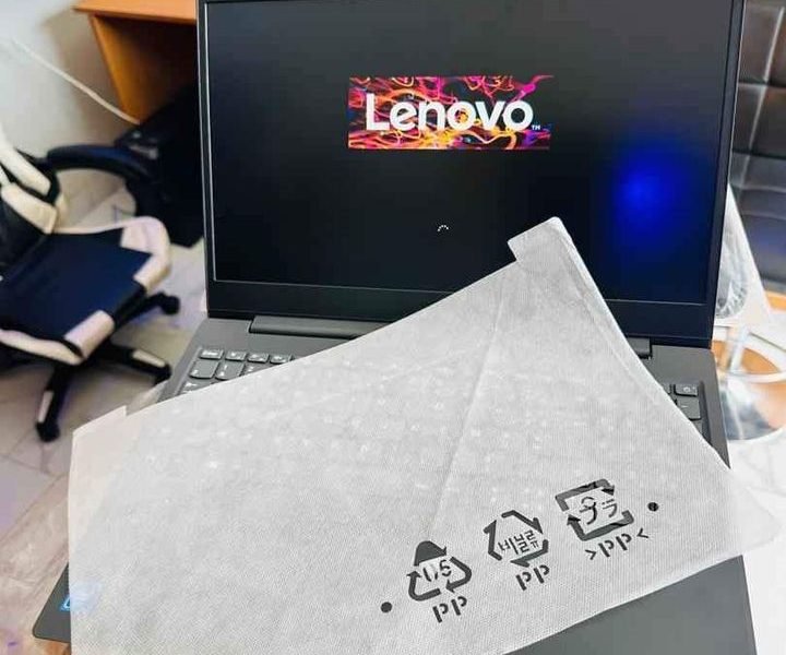 Lenovo V15 Nouveau modèle Neuf jamais utilisé 7e génération Intel Celeron 4 CPUs Disque 1 To