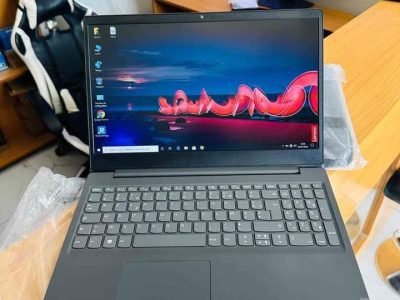 Lenovo V15 Nouveau modèle Neuf jamais utilisé 7e génération Intel Celeron 4 CPUs Disque 1 To