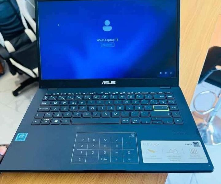 Asus Laptop 14 (2021) Processeur Intel Celeron Numpad Touch