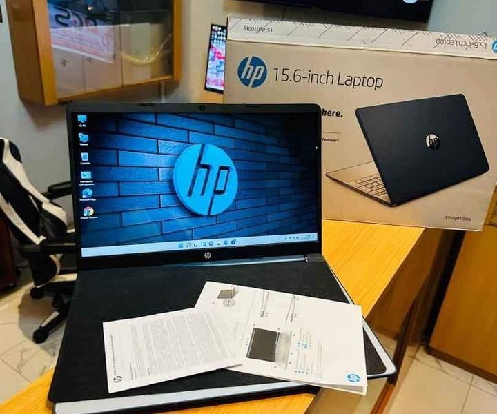 HP Laptop 15 ( 2023 ) Neuf dans son carton 12e gen Intel Pentium Silver 4cpus