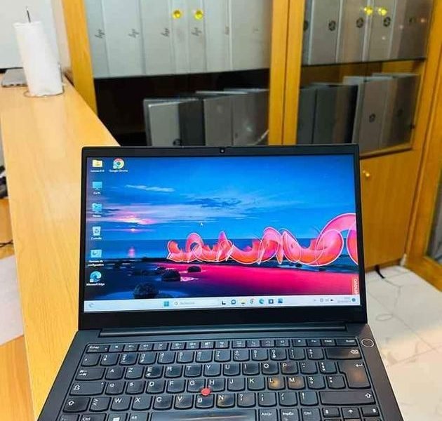 💥 Lenovo Thinkpad E14 - Gen 2 ▪️ 11e génération Laptop▪️ Core i7 2.8ghz de base