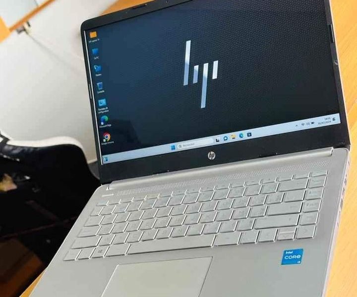 💥 HP Laptop 14 silver ( 2022 ) Core i3 3.00ghz 11e génération