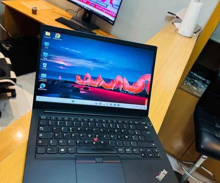 💥 Lenovo Thinkpad E14 - Gen 2 ▪️ 11e génération Laptop▪️ Core i7 2.8ghz de base