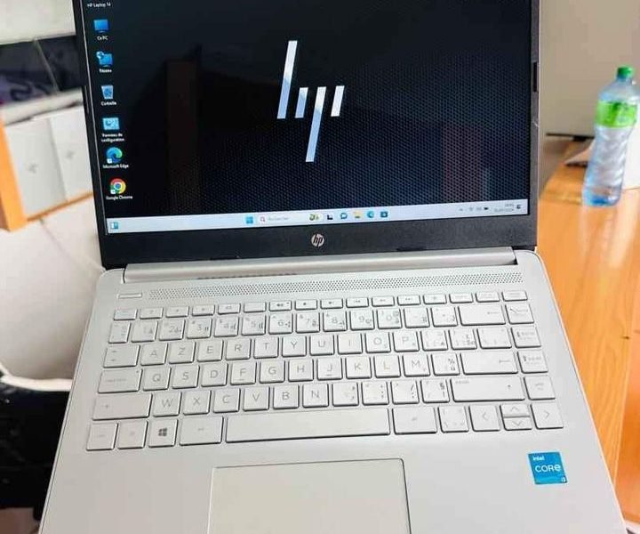 💥 HP Laptop 14 silver ( 2022 ) Core i3 3.00ghz 11e génération