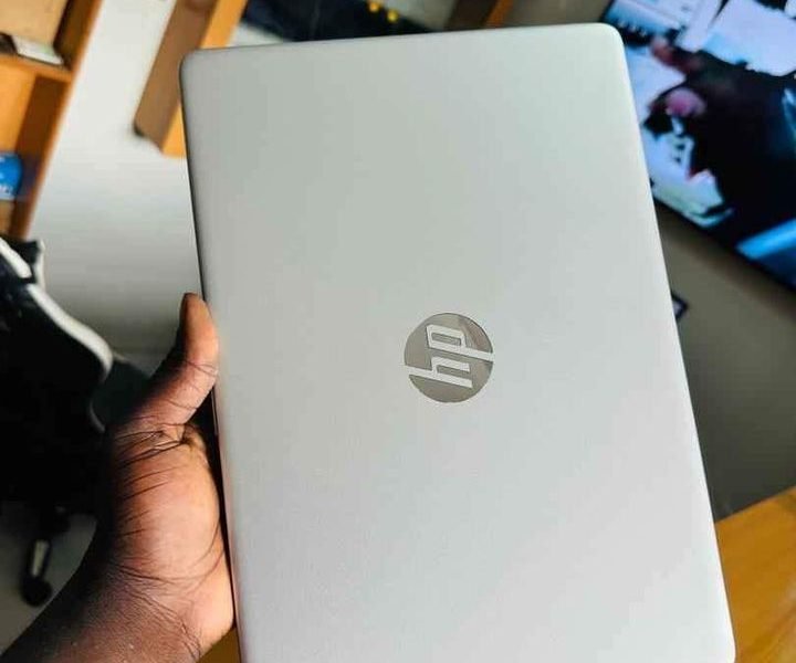 💥 HP Laptop 14 silver ( 2022 ) Core i3 3.00ghz 11e génération