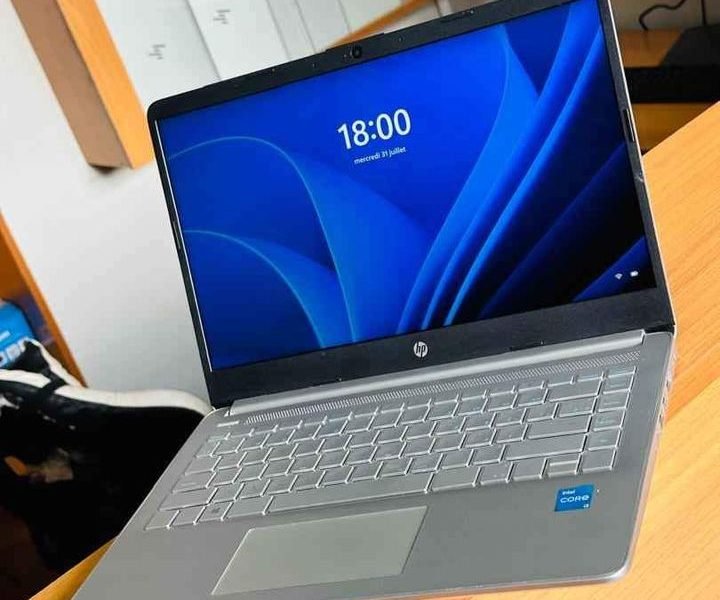 💥 HP Laptop 14 silver ( 2022 ) Core i3 3.00ghz 11e génération