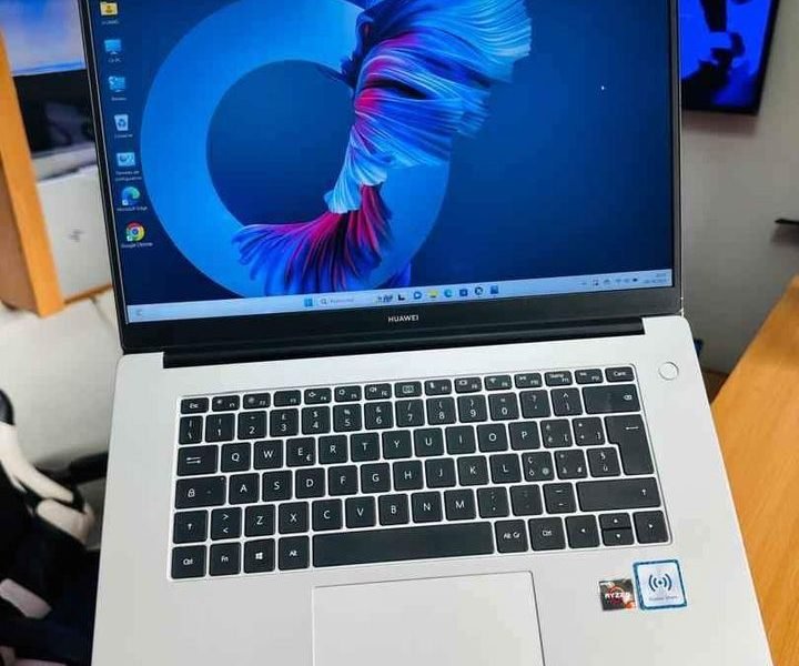 🔥 Huawei Matebook 15 ▪️Graphique Amd Vega 10 ~ 1gb dediée Ryzen 5 turbo 3.6ghz 10eme gén▪️ Ecran 4k