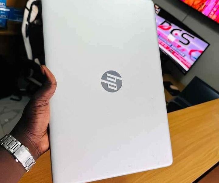💥 HP Laptop 15 - ▪️ Disque dur 2tera ▪️ 10e generation Core i5 1.2ghz | 3.4ghz