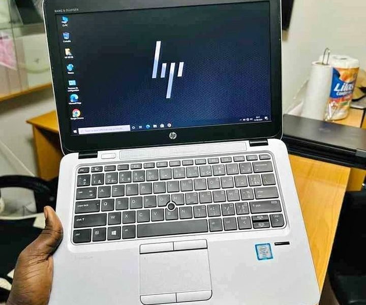 HP Elitebook 820 g3 ♻️ PC Ultraslim ♻️Core i5 2.5ghz turbo 3.6ghz ♻️Disque 500GB ou SSD 256gb