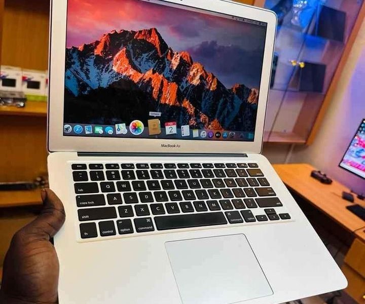 Macbook Air 2015 - Ultraslim🧑‍💻▪️ Core i7 2.2ghz ~ 2.8ghz , +7h autonomie