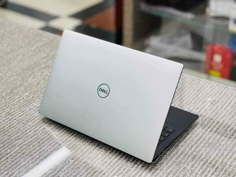 Dell XPS ULTRSLIM LAPTOP Ecran Tactile 7e generation Core i7 - 7500 UCPU ~ 2.9ghz, +7h autonomie