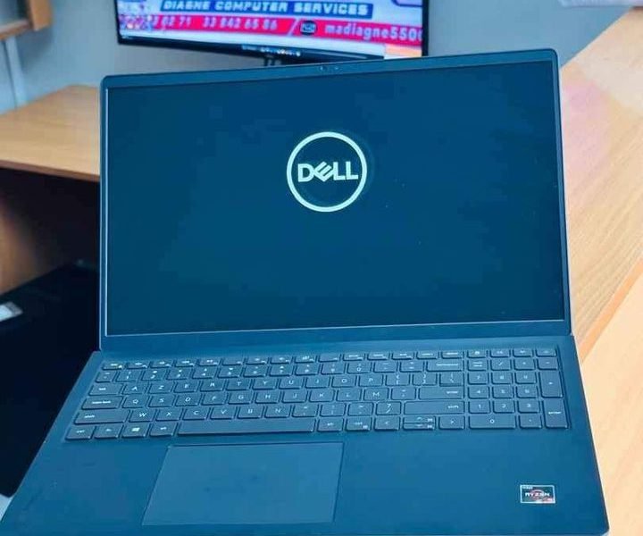 DELL Inspiron 15 - 3515 Graphique 2gb dedie GDDR5 10e gnration Ryzen 5 - 3450U ( 8Cpus )