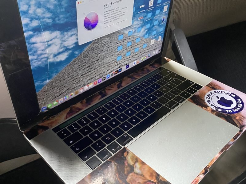 Macbook pro 2017 ecran fissure touch bar