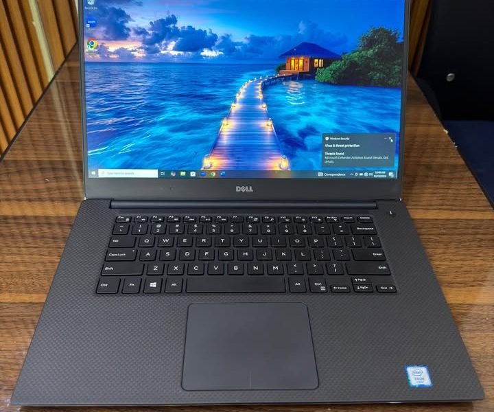 Dell Précision 5540 Intel core i7 8th gén Ram 32gb Disk 512gb ssd Graphique Nvidia 4gb
