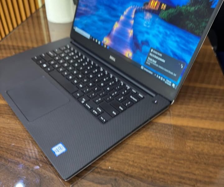 Dell Précision 5540 Intel core i7 8th gén Ram 32gb Disk 512gb ssd Graphique Nvidia 4gb