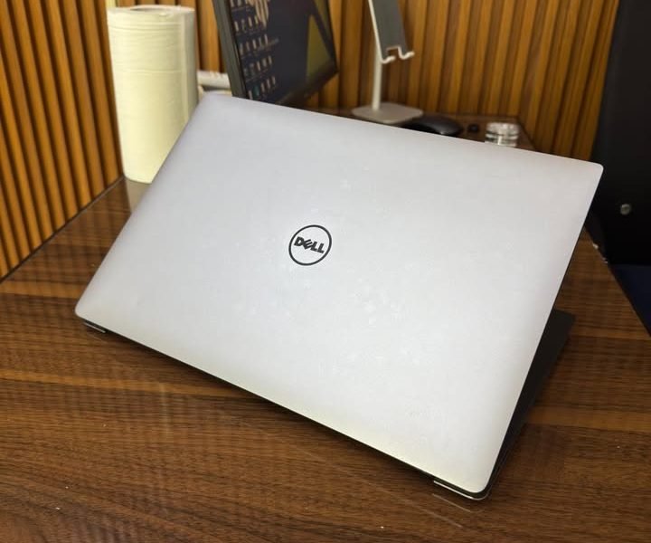 Dell Précision 5540 Intel core i7 8th gén Ram 32gb Disk 512gb ssd Graphique Nvidia 4gb