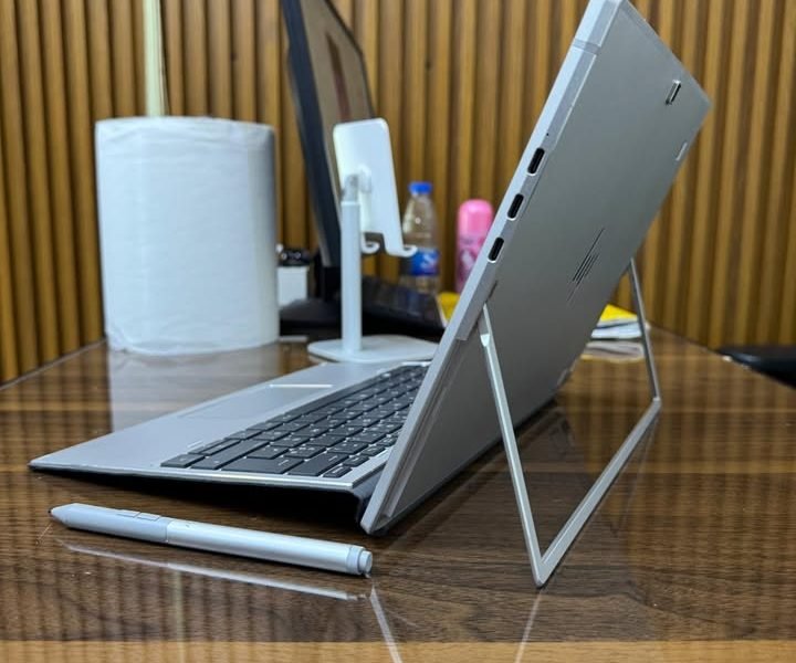 Hp elite X2 g4 Core i7 8th gen Ram 16gb Ecran 13pouces tactile détachable