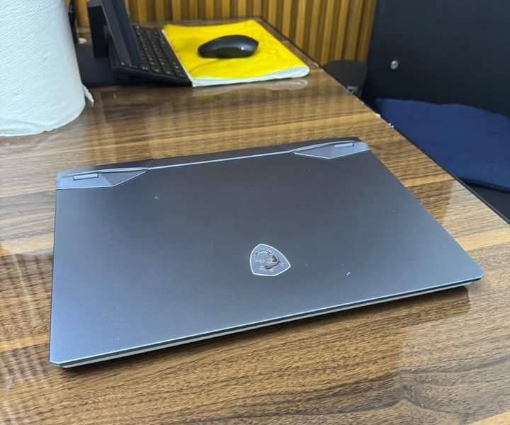 MSI GE66 Raider Core i7 10th gen Ram 32gb Disk ssd 512gb Graphics Nvidia RTX 2070 8gb dédiée